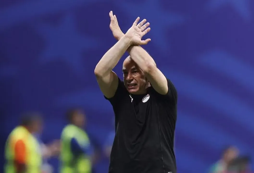 Hossam Hassan, entrenador de Egipto, durante el partido ante Argentina en el Mundial 2026