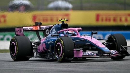 Franco Colapinto en el circuito de Sepang durante las prácticas libres