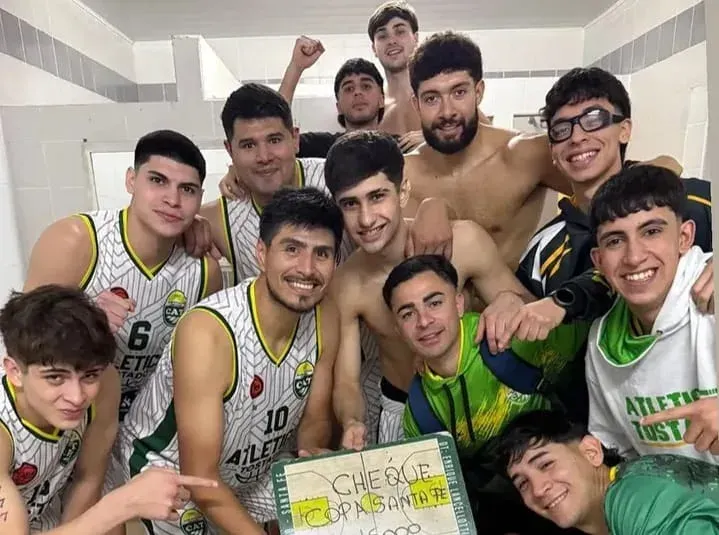 Partido de básquet entre Gimnasia y Atlético Tostado por la Copa Santa Fe