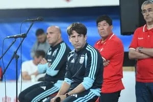 Diego Placente y Enrique Cesana durante el III Congreso de Fútbol Formativo en el Club Atlético Unión