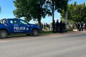 Vista del corralón Méjico en el distrito costero de Alto Verde, Santa Fe, donde la Justicia investiga rellenos y posibles daños ambientales.