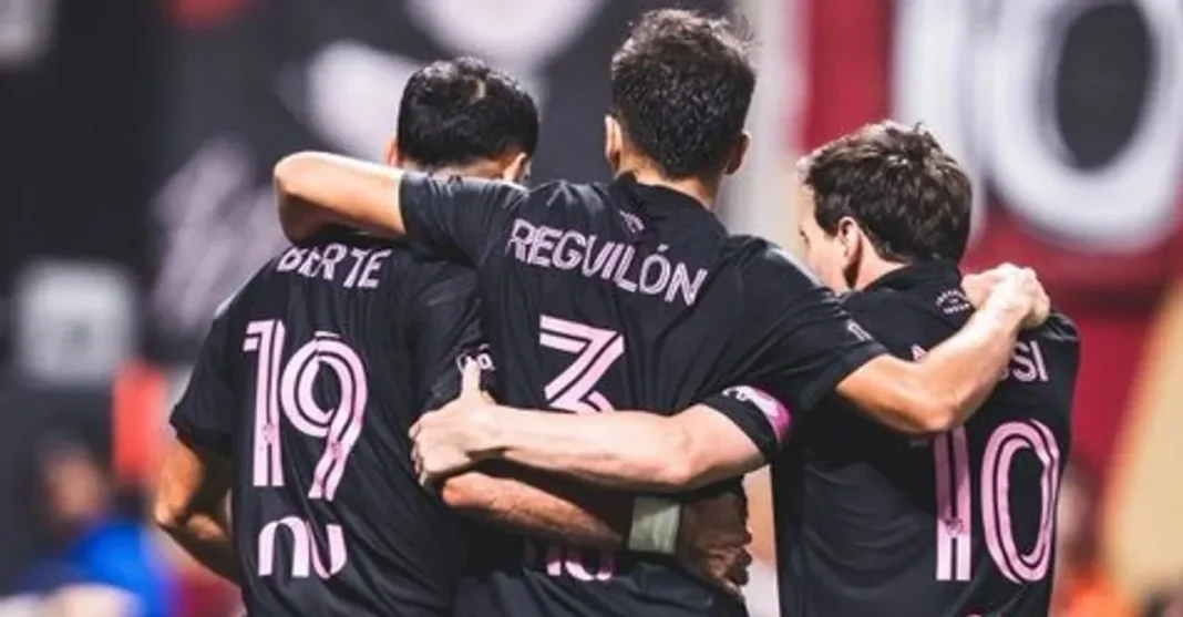 Lionel Messi celebrando un gol con la camiseta de Inter Miami