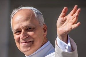 El papa León XIV durante el rezo del Ángelus en el Vaticano