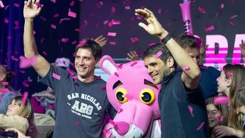 Manuel y Santiago Passaglia durante el anuncio de HECHOS
