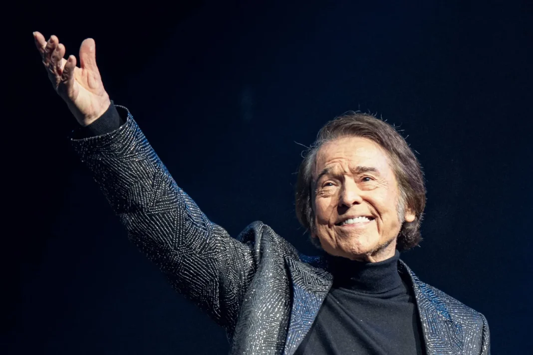 Raphael durante un concierto en el Teatro Gran Rex