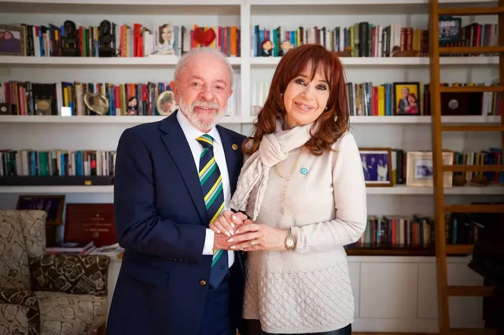Dirigentes del PJ celebran el triunfo electoral de Lula da Silva