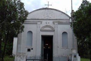 Fachada de la Capilla Rural Santísima Virgen de la Natividad en Landeta, Santa Fe