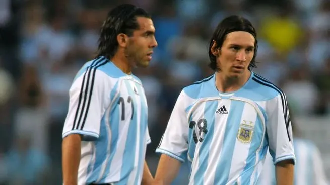 Carlos Tévez durante el anuncio de su partido despedida en La Bombonera