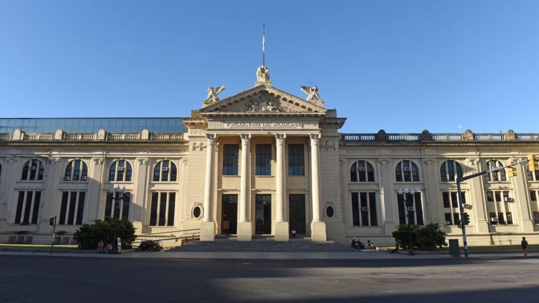 Fachada de la Universidad Nacional de Rosario